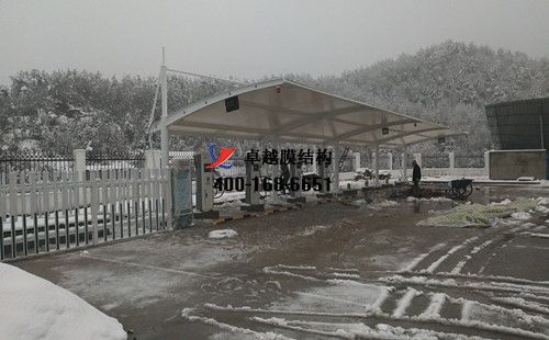 信陽羅山服務區(qū)膜結(jié)構車棚/頂棚工程動態(tài)