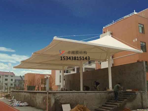 遵化<font color='red'>膜結(jié)構(gòu)看臺</font>雨棚設(shè)計(jì)施工安裝