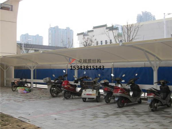 張金膜結構停車棚【雨棚遮陽棚生產(chǎn)安裝】