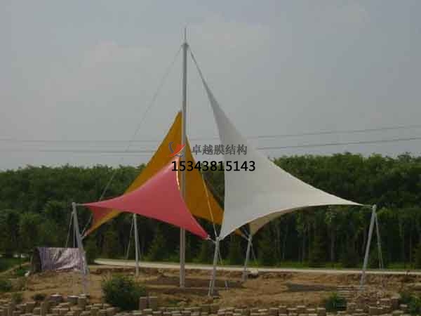 南陽商業(yè)廣場(chǎng)<font color='red'>張拉膜結(jié)構(gòu)</font>景觀棚/雨棚設(shè)計(jì)搭建