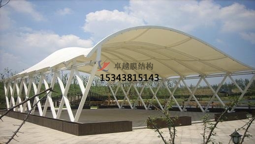 ?？谏虡I(yè)廣場雨棚搭建