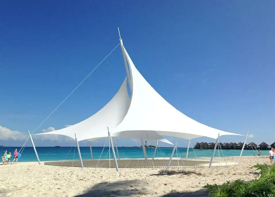 校園膜結(jié)構(gòu)體育看臺(tái)，耐用是王道，實(shí)惠是關(guān)鍵