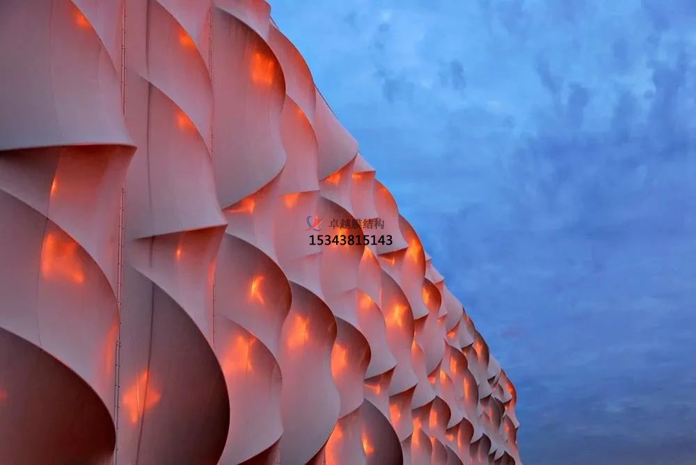 曲線時(shí)代，可彎可曲的膜結(jié)構(gòu)